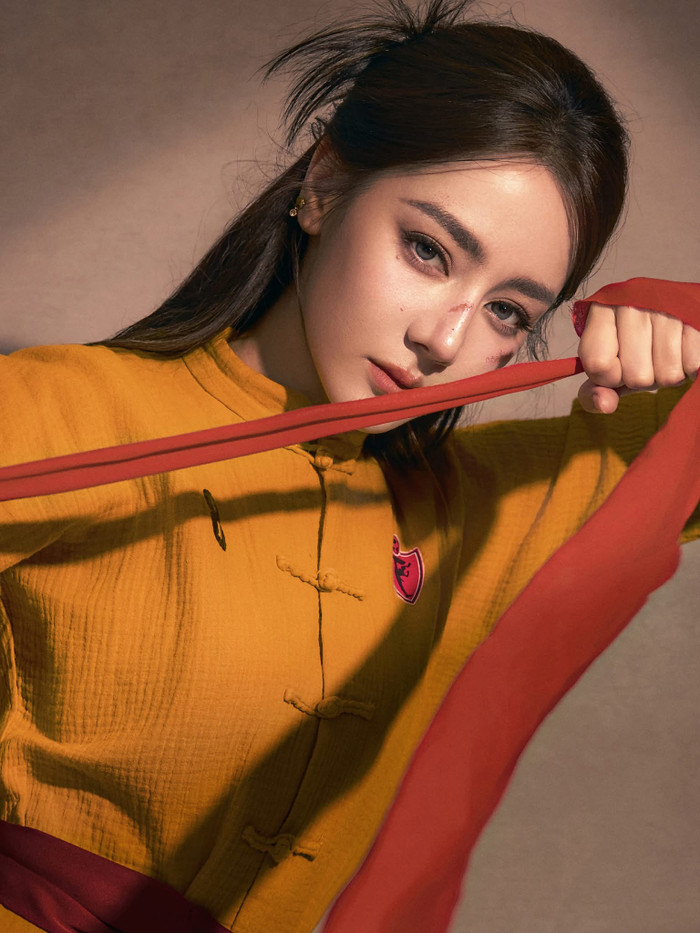 Tạo hình mới của Địch Lệ Nhiệt Ba được đánh giá góp phần khắc họa rõ tinh thần chiến đấu của nhân vật. Ảnh: Weibo.
