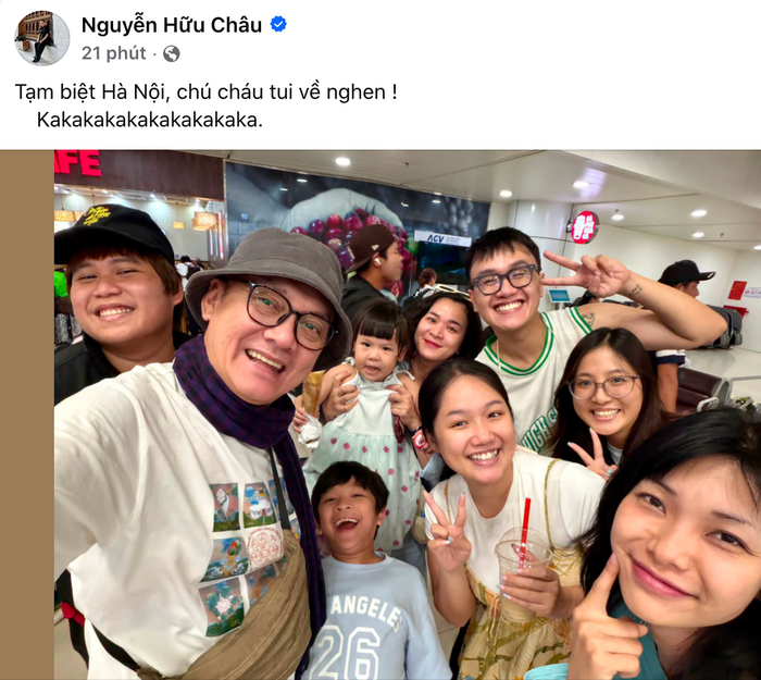 NSƯT Hữu Châu tạm biệt Hà Nội sau chuyến công tác. Ảnh: FBNV