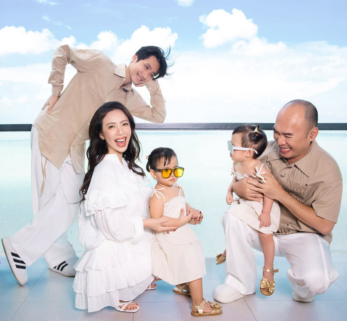 Thu Trang và Tiến Luật tiếp tục khẳng định sự ăn ý khi song hành từ các dự án điện ảnh đình đám đến cuộc sống hôn nhân bền vững của showbiz Việt. Ảnh: FBNV
