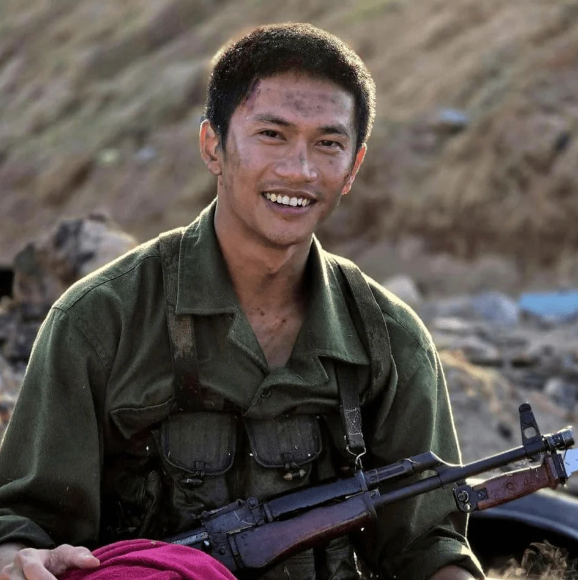 Vai diễn của Nguyễn Hùng trong phim 'Mưa đỏ'. Ảnh: FBNV