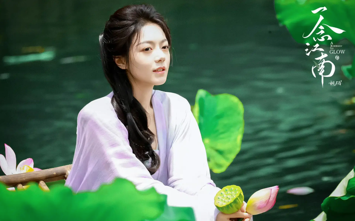 Nữ diễn viên Triệu Kim Mạch đốn tim người hâm mộ bằng thần thái thanh tú, dịu dàng trong cảnh quay mới. Ảnh: Sohu
