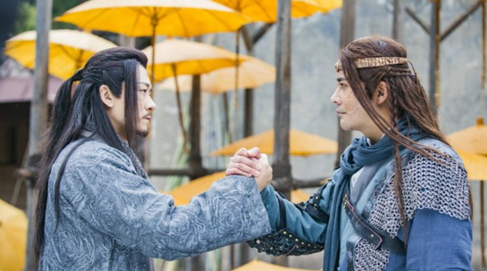 Dương Tiêu và Phạm Dao là hai trụ cột của Minh giáo, nổi tiếng với võ công cao cường và sự ăn ý trong chiến đấu. Ảnh: Sohu.