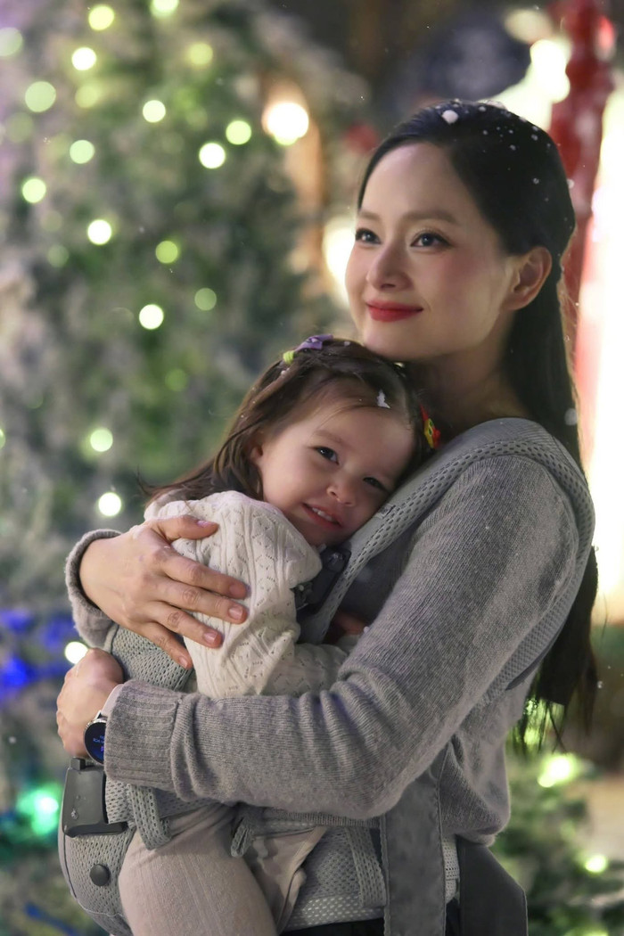 Nữ diễn viên cho biết quá trình mở lòng và chữa lành giúp cô tìm lại sự cân bằng sau nhiều biến cố trong cuộc sống. Ảnh: FBNV.