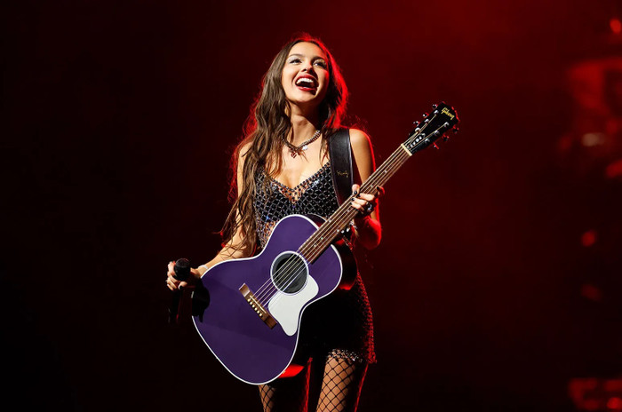 Olivia Rodrigo tiết lộ ca khúc khiến cô bật khóc ngay sau khi hoàn thành Ảnh 5