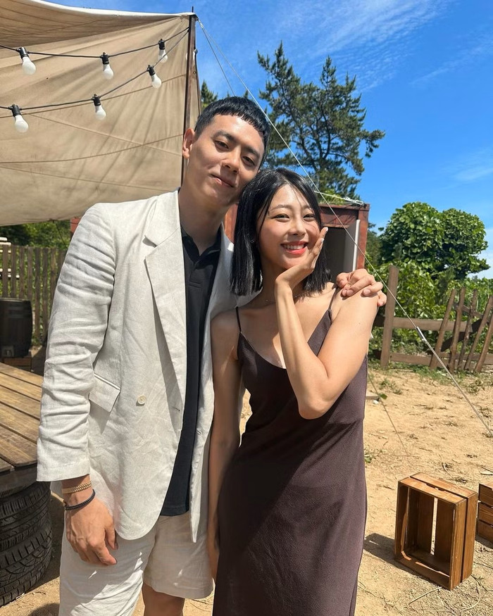 Trong chương trình Địa Ngục Độc Thân mùa 3, Lee Gwan Hee và Hye Seon trở thành một cặp. Tuy nhiên, sau chương trình, cả hai dừng lại ở mức bạn bè.