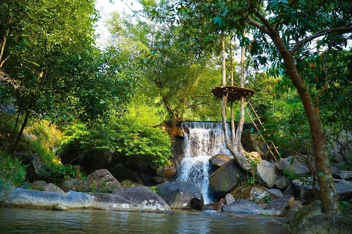 Khung cảnh mát lành ở Suối Hoa. Ảnh: Đà Nẵng Best&nbsp;