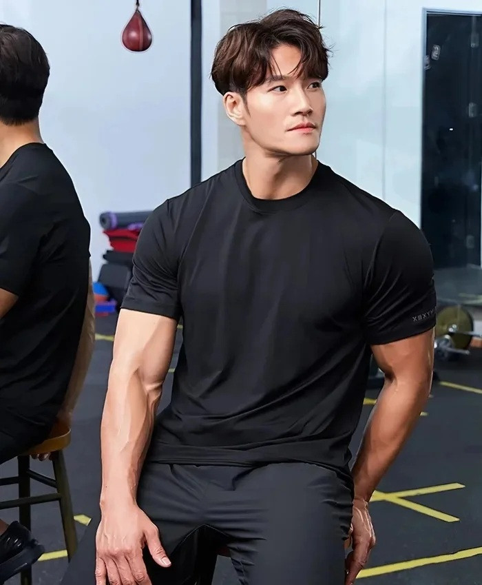 Kim Jong Kook thay đổi quan điểm về hôn nhân sau một năm đám cưới. Giờ, anh thường khuyên mọi người nên kết hôn.&nbsp;