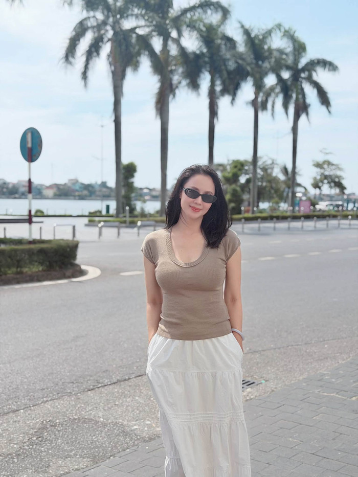 Hồng Diễm chăm chỉ khoe ảnh đời thường ở trên mạng xã hội. Ảnh: FBNV