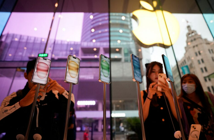 Apple cho biết khách hàng tại Mỹ sắp có thể thuê iPhone trong thời hạn tối đa hai năm với mức giá khởi điểm từ 17,99 USD/tháng. Ảnh: Reuters