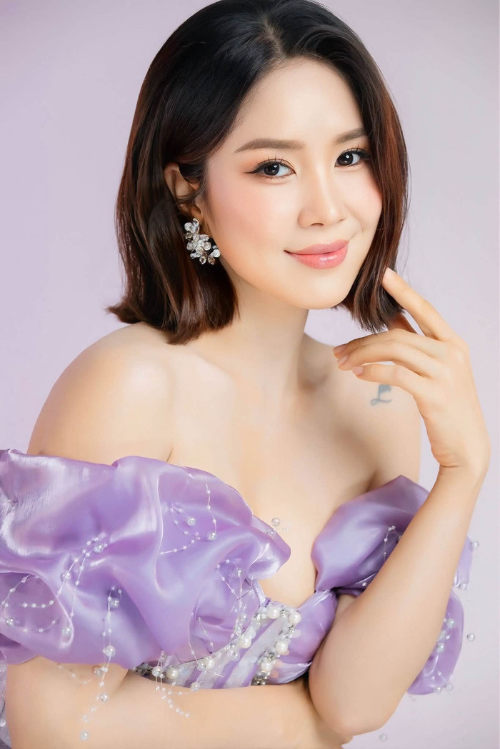 Sau một thập kỷ đồng hành, điều khiến Lê Phương hạnh phúc nhất vẫn là có một gia đình trọn vẹn và người bạn đời luôn sát cánh. Ảnh: FBNV.