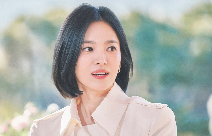 Nữ diễn viên Song Hye Kyo tiếp tục đồng hành cùng Giáo sư Seo Kyung Duk trong dự án quảng bá lịch sử.