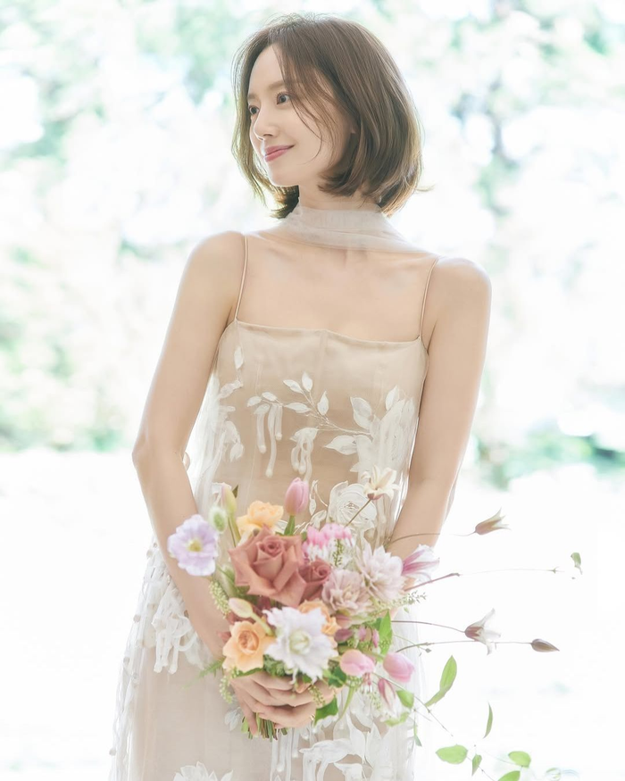 Moon Chae Won lần đầu cập nhật mạng xã hội sau khi kết hôn.