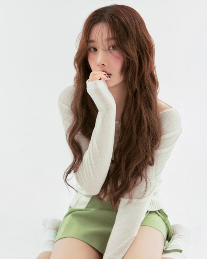 Kwon Eun Bi tung bộ ảnh profile mới, nhan sắc thăng hạng gây sốt Ảnh 3