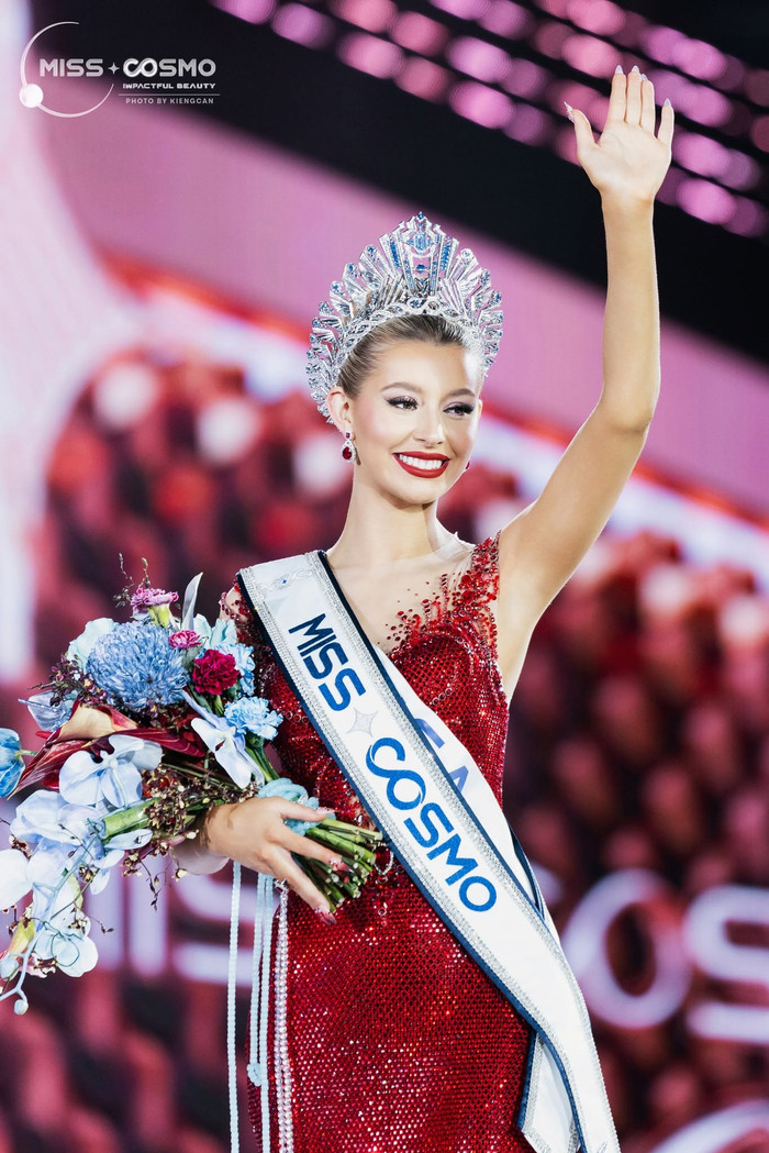 Miss Cosmo 2025 gọi tên Yolina Lindquist. (Nguồn: Miss Cosmo)