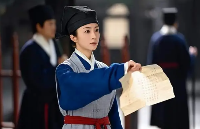 Từng được trao nhiều cơ hội đắt giá trong sự nghiệp nhưng Hồ Băng Khanh luôn rơi vào cảnh bị lu mờ trước các bạn diễn nam. Ảnh: Sohu