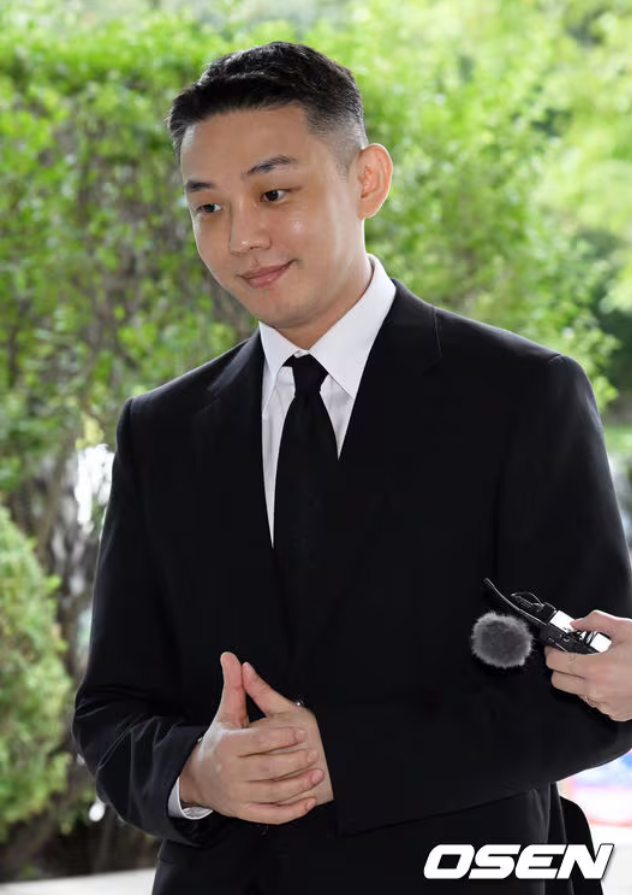 Theo nguồn tin từ Hàn Quốc, Yoo Ah In có thể đảm nhận vai thợ săn ma cà rồng, còn Lee Sung Min được nhắc đến cho vai linh mục. Ảnh: OSEN.&nbsp;
