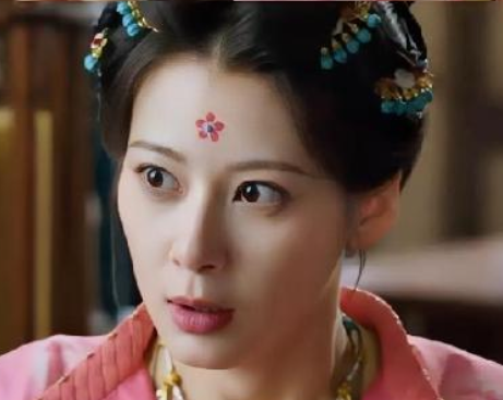 Diễn xuất của Triệu Chiêu Nghi trong Ngự Đình Dao đang trở thành chủ đề gây tranh cãi trên mạng xã hội. Ảnh: SIna.