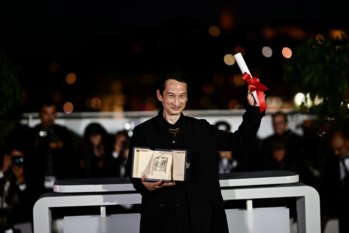 Trần Anh Hùng nhận giải Đạo diễn xuất sắc tại Liên hoan phim Cannes 2023.