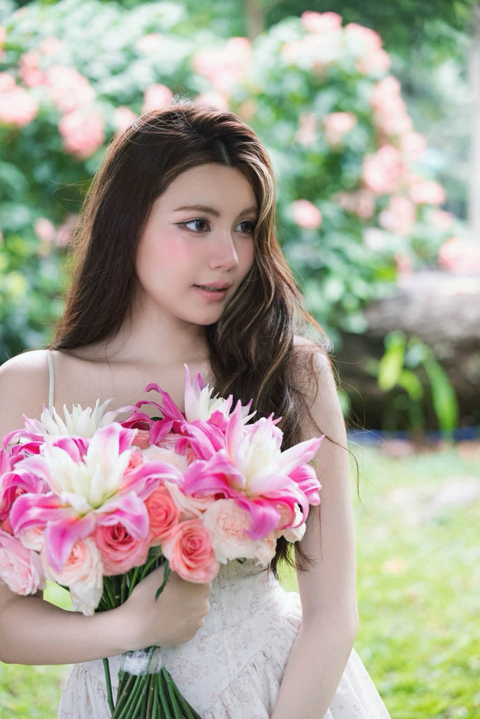 Vẻ đẹp tuổi 18 của Hạt Dẻ - con gái Quyền Linh. Ảnh: FBNV