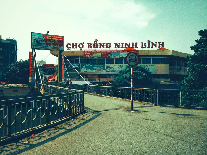 Chợ Rồng - khu chợ truyền thống ở Ninh Bình. Ảnh: Sưu tầm Internet