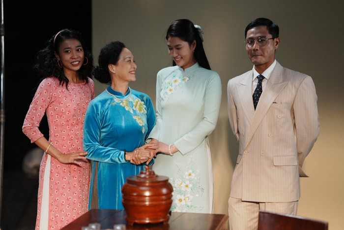 Cả hai từng có màn kết hợp ăn ý trong Hẹn em ngày nhật thực trước khi tái ngộ ở Án Mạng Karaoke.