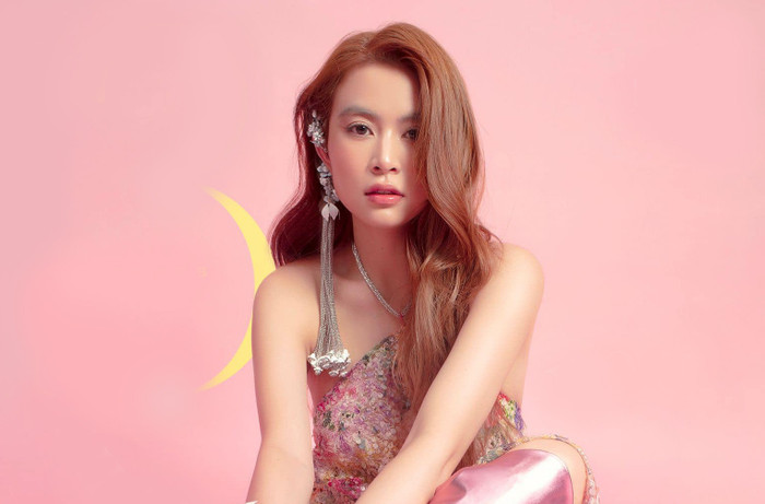 Nữ ca sĩ Hoàng Thùy Linh.