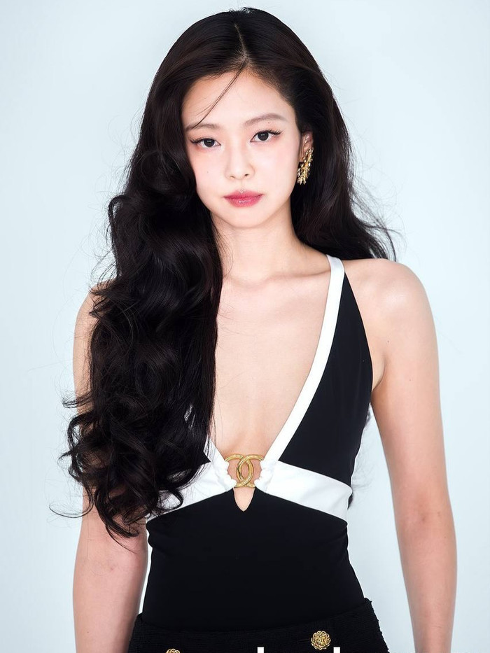 Jennie bất ngờ bị réo tên giữa tranh cãi của V (BTS). (Nguồn: IGNV)