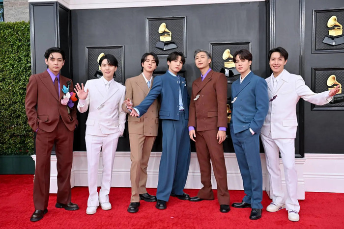 Quan chức liên quan đến GRAMMY cáo buộc BTS 'lợi dụng truyền thông' Ảnh 1