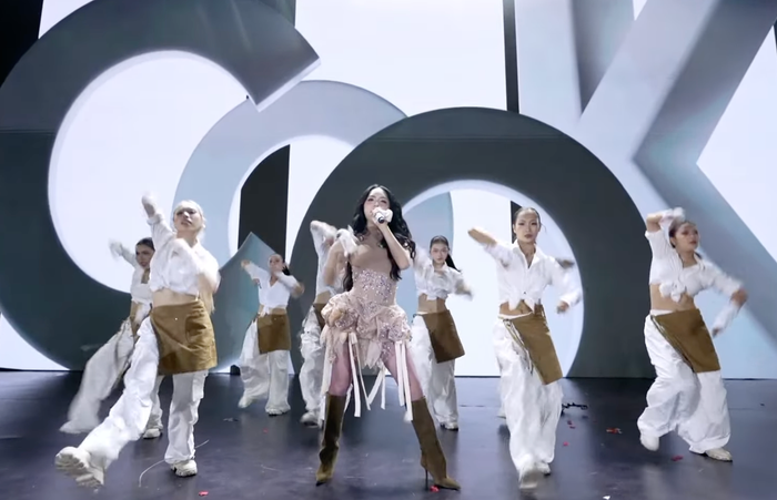 Trực tiếp chung kết Miss Grand Vietnam 2026: Top 10 bước vào phần thi thuyết trình về hoà bình Ảnh 1