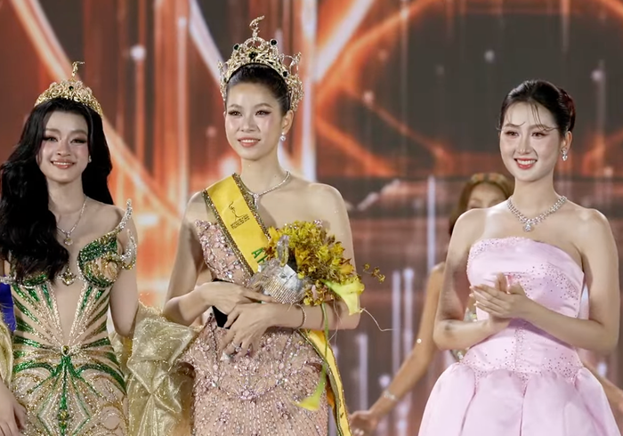 Á hậu 4 - Trịnh Yến Nhi.