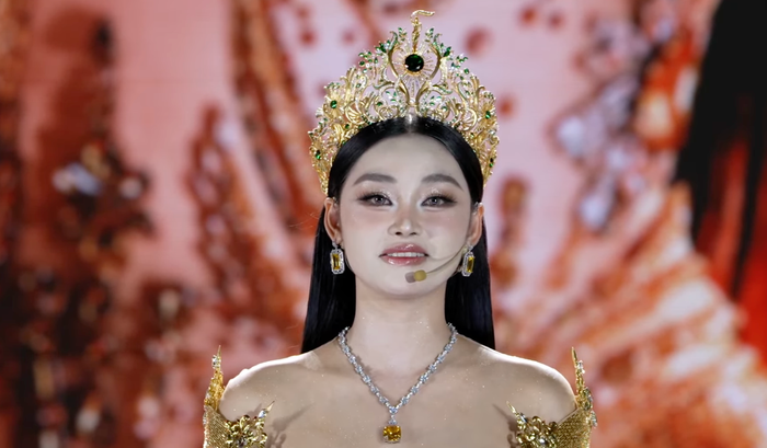 Trực tiếp chung kết Miss Grand Vietnam 2026: Hoa hậu Yến Nhi và các Á hậu final walk Ảnh 1