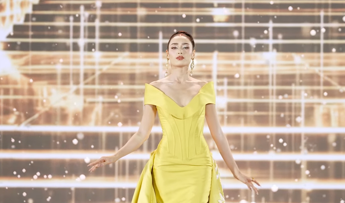 Emoura Phạm.