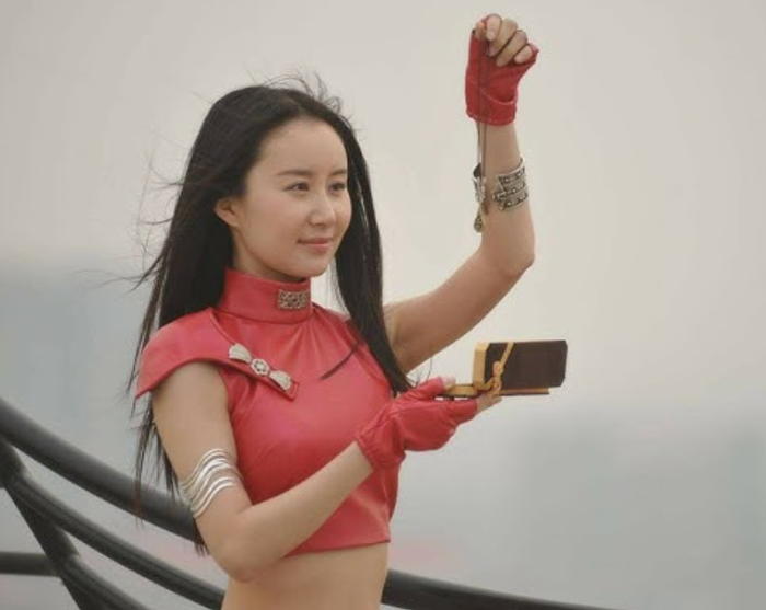 Cô Ngốc trong 'Chiếc Điện Thoại Thần Kỳ'.