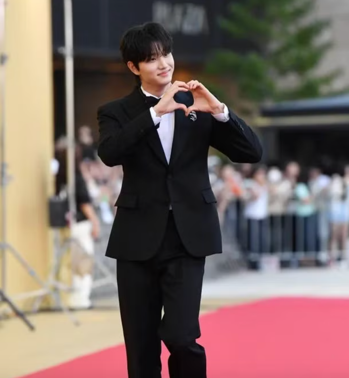 Kim Jae Won tại Lễ trao giải Truyền hình Rồng Xanh.&nbsp;