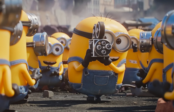 Đạo diễn Pierre Coffin đưa các Minions quay ngược thời gian về thập niên 1920 để 'xâm chiếm' Hollywood và mở ra một mớ hỗn độn đầy tiếng cười. Ảnh: Illumination & Uni