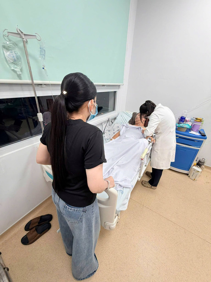 Nghệ sĩ Minh Hòa gặp biến chứng trong thời gian điều trị đột quỵ.