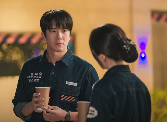 Ha Seok Jin chia sẻ nhiều câu chuyện hậu trường thú vị trước thềm Love on the Menu lên sóng.