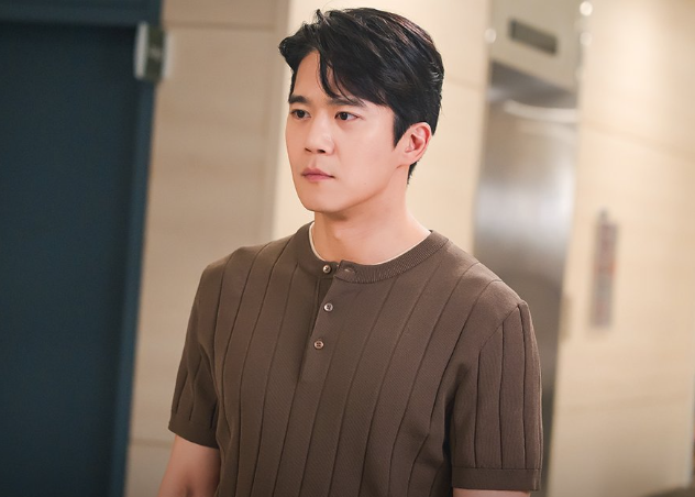 Ha Seok Jin trở lại màn ảnh nhỏ với vai đầu bếp Kim Moo Jin trong Love on the Menu.