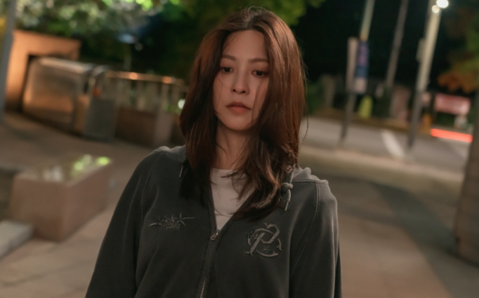 Park Se Young gây chú ý với tạo hình gai góc trong Family Register.