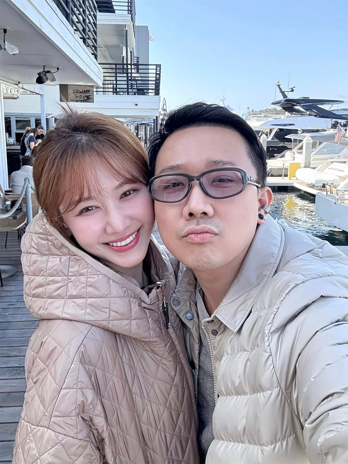 Trấn Thành vừa kết thúc hành trình cùng Hari Won thực hiện một dự án điện ảnh tại Hàn Quốc.