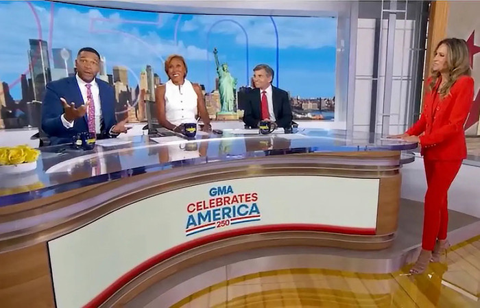 Trong chương trình phát sóng sáng thứ Bảy, Robin Roberts, George Stephanopoulos và Michael Strahan đã điểm lại chi tiết đám cưới của Taylor Swift và Travis Kelce (Ảnh: GMA)&nbsp;