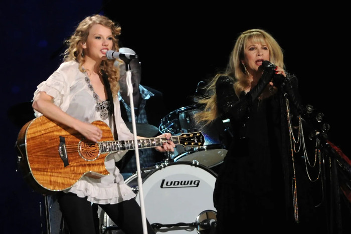 Rõ danh tính ca sĩ biểu diễn tại 'đám cưới trong mơ' của Taylor Swift và Travis Kelce Ảnh 3