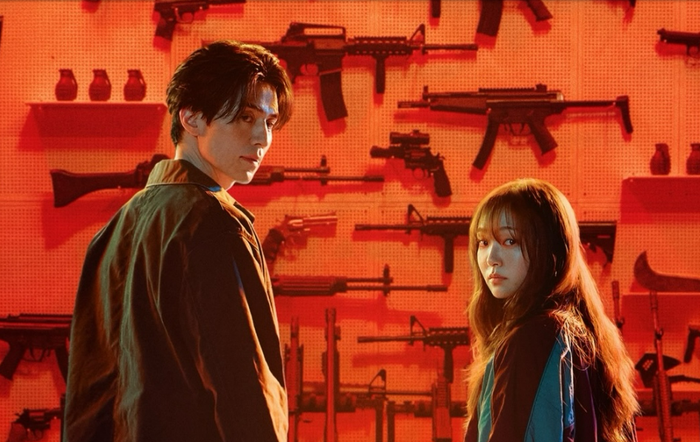 Tiếp nối thành công của phần đầu, A Shop for Killers 2 kể về Jeong Ji An (Kim Hye Joon), cô gái chuyển đến sống cùng chú ruột Jeong Jin Man (Lee Dong Wook) sau khi cha mẹ qua đời. Sau khi thừa kế trung tâm mua sắm bí ẩn của chú, Ji An cùng Jin Man phải đối đầu với tổ chức Babylon, thế lực toàn cầu đầy nguy hiểm.