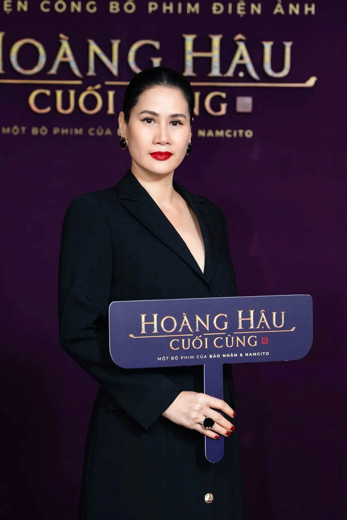 Diễn viên Thân Thúy Hà đảm nhận vai chị gái của Nam Phương Hoàng Hậu.&nbsp;