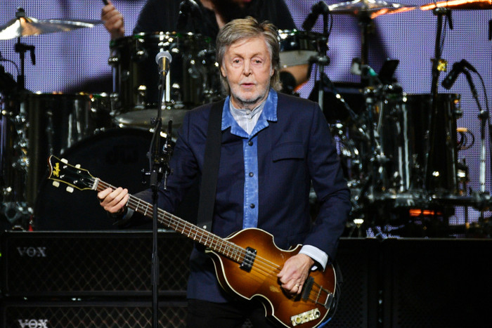 Paul McCartney hát ca khúc kinh điển của The Beatles tại tiệc cưới Taylor Swift và Travis Kelce Ảnh 2