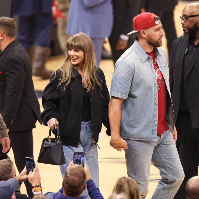 Đám cưới Taylor Swift và Travis Kelce: Khách mời bị thu điện thoại, nhân viên chụp lén lập tức mất việc Ảnh 5