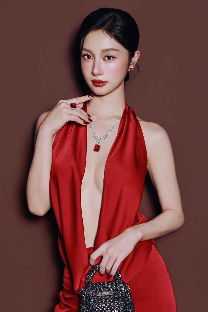 Jun Vũ giữ vững phong độ sau hơn một thập kỷ hoạt động. (Nguồn: FBNV)