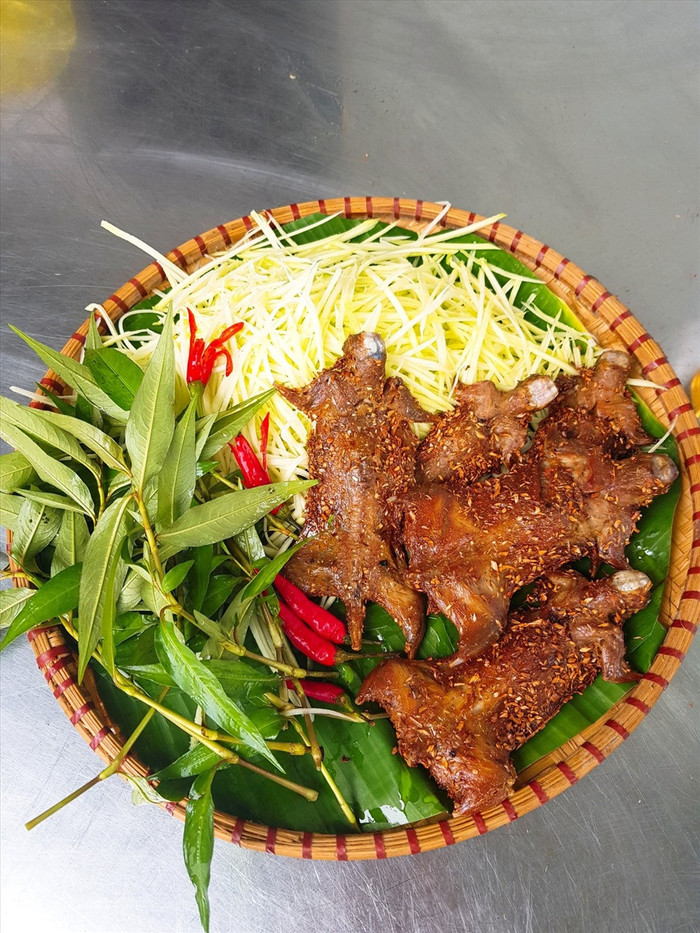 'Bàn tiệc' chỉ có một lần trong năm ở quê hương Hồ Văn Cường Ảnh 3