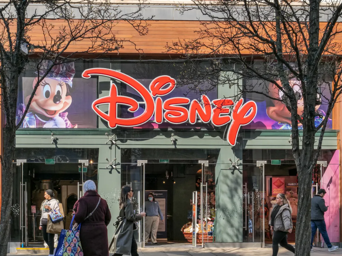 Midjourney yêu cầu tòa án buộc Disney, Universal và Warner Bros. công khai thêm tài liệu liên quan đến việc sử dụng AI. Ảnh: TechCrunch.