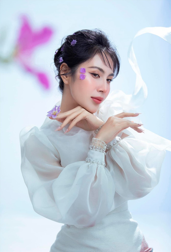Buồn cho ca sĩ Thủy Tiên sau tuyên bố buông bỏ Ảnh 6